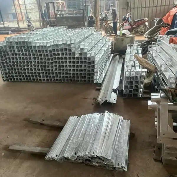 Sản phẩm thanh U, La, V máº¡ káº½m nhÃºng nÃ³ng  (2) — Mạ Kẽm Nhúng Nóng Việt Long - Công Ty TNHH Đầu Tư Thiết Bị Và Thương Mại Việt
Long — MST 0318083128