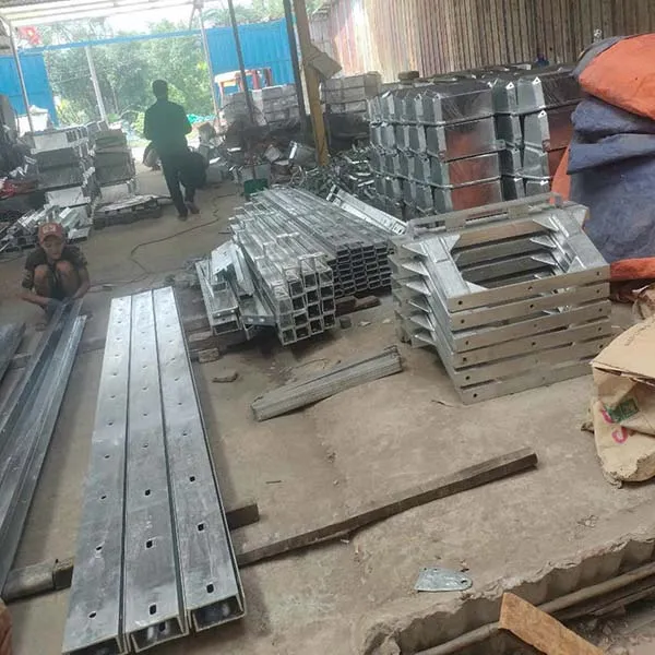 Sản phẩm thÃ©p há»™p máº¡ káº½m nhÃºng nÃ³ng (1) — Mạ Kẽm Nhúng Nóng Việt Long - Công Ty TNHH Đầu Tư Thiết Bị Và Thương Mại Việt
Long — MST 0318083128