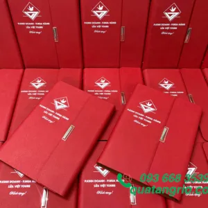 Sản phẩm z7486158627971_33e0fb2c4e8cd4ade0445f391d247bd6 300x300 — Quà Tặng RIO - Công Ty TNHH TMDV In ấn Quà Tặng RIO — MST 0318088101
