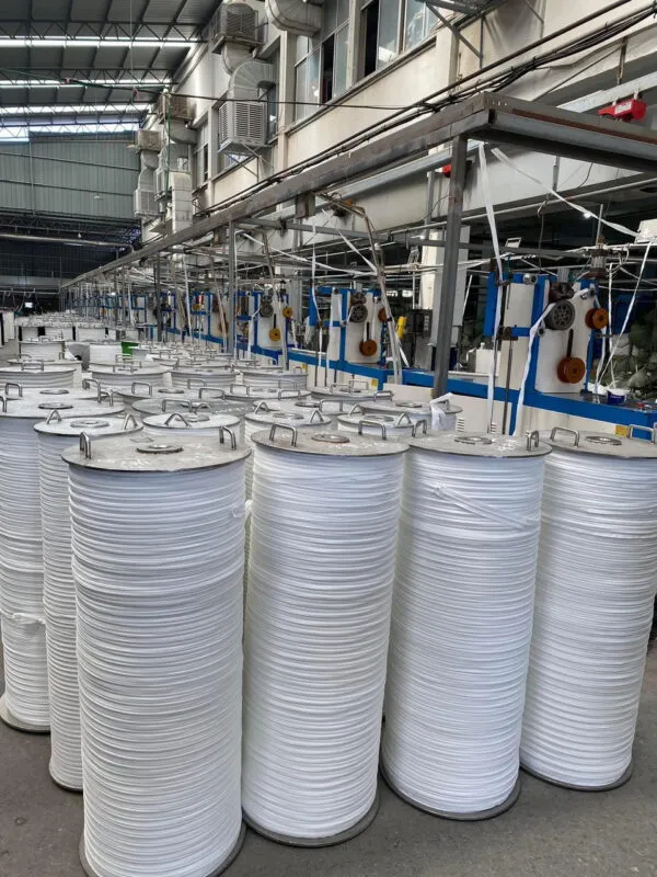 Sản phẩm z5375544335045_a09e59e4eb3f17cfc31934c4c6087fc1 600x800 — Khuy, Nút, Cúc Giai Cảnh - Công Ty TNHH Xuất Nhập Khẩu Giai Cảnh — MST 0318104924