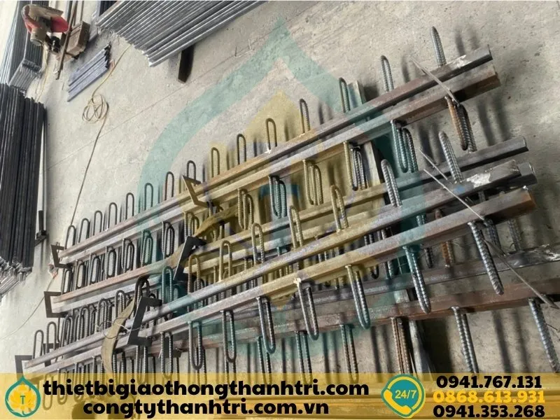 Sản phẩm san xuat khe co gian tai xuong cty tnhh thanh tri 3 — Công Ty TNHH Thành Tri — MST 0318371486