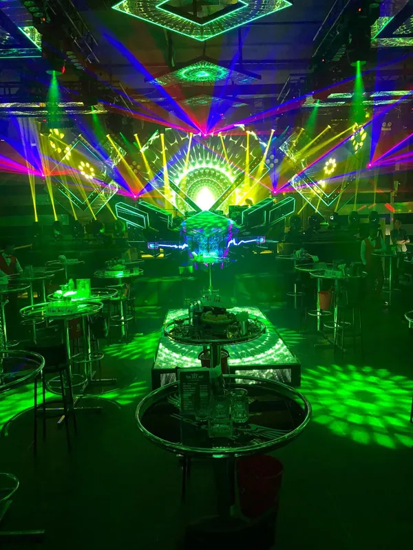 Sản phẩm Bar Vu Truong Pub Night Club Karaoke — Màn Hình Led LIGHTVN - Công Ty TNHH LIGHTVN — MST 0318440210