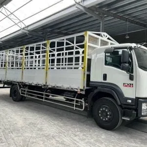 Sản phẩm xe tai isuzu fvr 900 8 tan thung mui bat 6 300x300 — Công Ty TNHH Auto CP Việt Nam — MST 0318536152