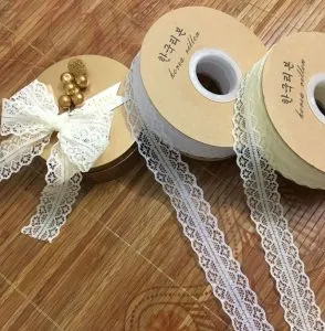 Sản phẩm ruy bang ren 01 294x300 — Siêu Thị Ruy Băng VIETAD - Công Ty TNHH Thương Mại Dịch Vụ Siêu In ấn VIETAD — MST 0318587502