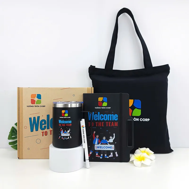 Sản phẩm qua tang cho nhan vien moi — Quà Tặng Vuông Tròn - Công Ty Cổ Phần Quà Tặng Vuông Tròn — MST 0318621055