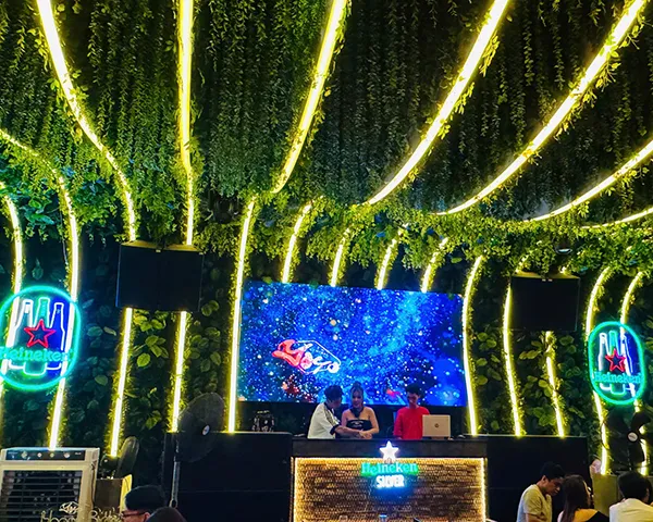 Sản phẩm Mica hut noi ket hop led neon v — Quảng Cáo Phong Art - Công Ty TNHH Quảng Cáo Phong Art — MST 0318636580