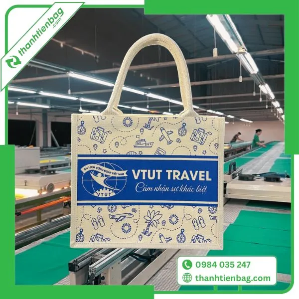 Sản phẩm tui vai day tour du lich — Công Ty TNHH Dệt May Thành Tiến — MST 0318636848