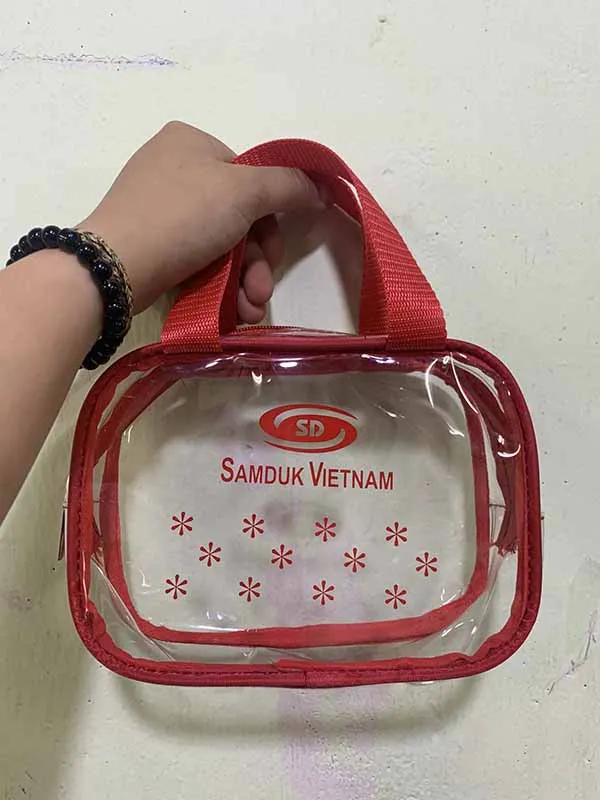 Sản phẩm TÚI KIẾNG MỸ PHẨM MẶT TRƯƠC — Công Ty TNHH XNK May Balo Túi Xách Thiên Phú — MST 0318763677