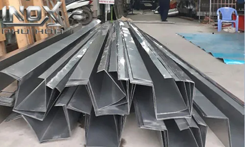 Sản phẩm máng xối inox 1 — Công Ty TNHH Phú Hòa — MST 0400362646