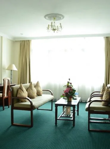 Sản phẩm premium suite 2 370x500 1 — SaiGonTourane Hote - Công Ty Cổ Phần Khách Sạn Sài Gòn Tourane — MST 0400460308