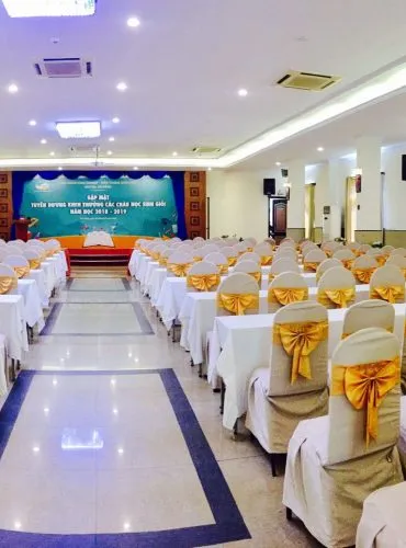 Sản phẩm z1434522410713_97ccad0545663306719777eb396ca7a0 1 370x500 1 — SaiGonTourane Hote - Công Ty Cổ Phần Khách Sạn Sài Gòn Tourane — MST 0400460308