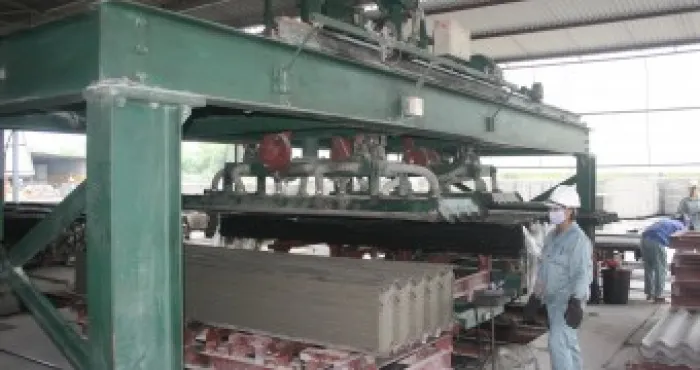 Sản phẩm san xuat tam lop cam chung 1673329089_1 — Công Ty TNHH Thương Mại Và Dịch Vụ Kỹ Thuật Bông Thủy Tinh — MST 0401409801