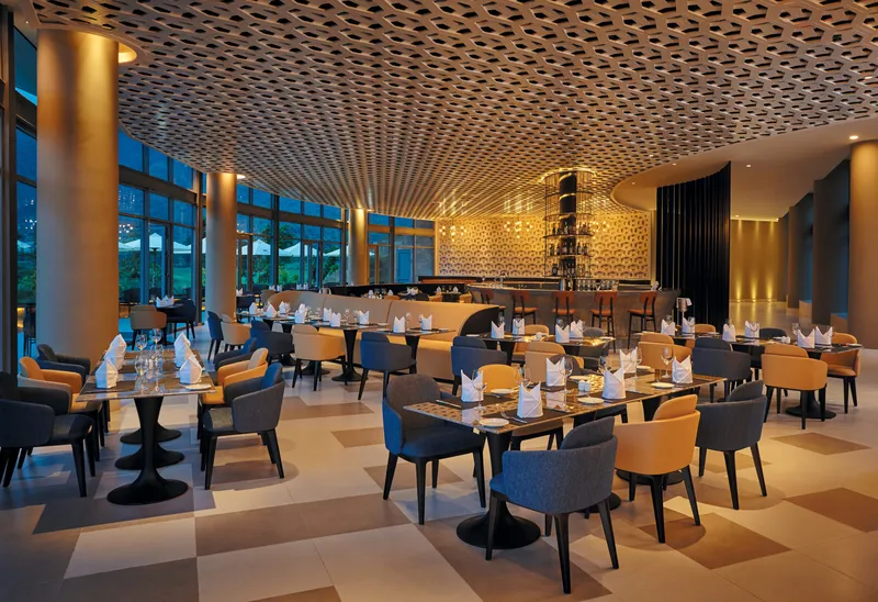 Sản phẩm Ba Na Hills Golf Course Restaurant at Dusk scaled — Công Ty CP Sân Gôn Bà Nà Suối Mơ — MST 0401680793