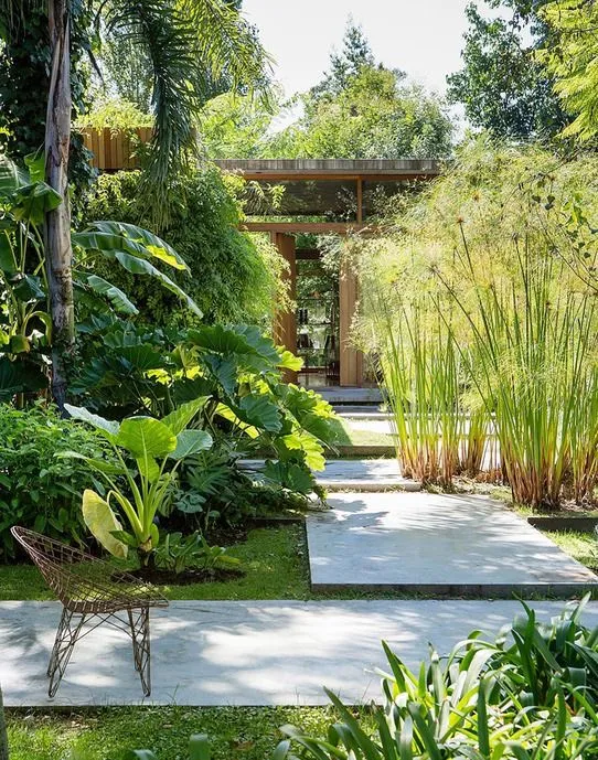 Sản phẩm z2964800805759_08c1a40d18c5080f14b9243fc88a718a — Công Ty TNHH Một Thành Viên Bình Garden — MST 0401681701