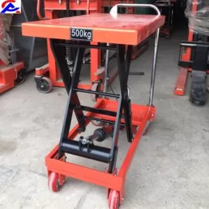 Sản phẩm xe nang mat ban 500kg 300x300.jpg — Công Ty TNHH MTV Sản Xuất Xuất Nhập Khẩu Xe Nâng Châu á — MST 0401815465