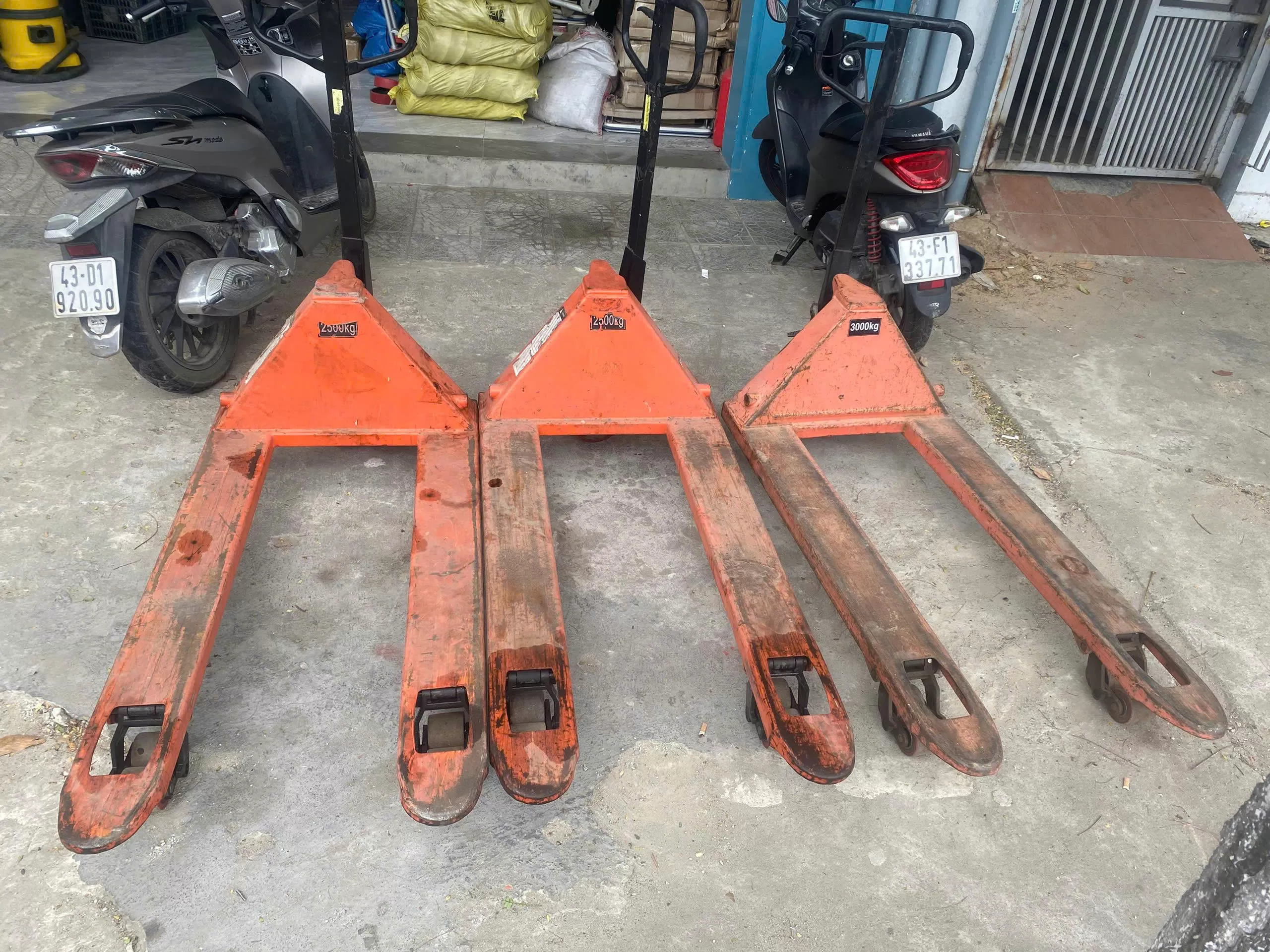 Sản phẩm z6883215800896_79498101d2ff72c245749f430ba8d984.jpg — Công Ty TNHH MTV Sản Xuất Xuất Nhập Khẩu Xe Nâng Châu á — MST 0401815465