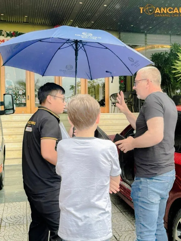 Sản phẩm nguoi nuoc ngoai thue xe tu lai — Công Ty TNHH Thương Mại Và Dịch Vụ Toàn Cầu Vàng — MST 0401827781