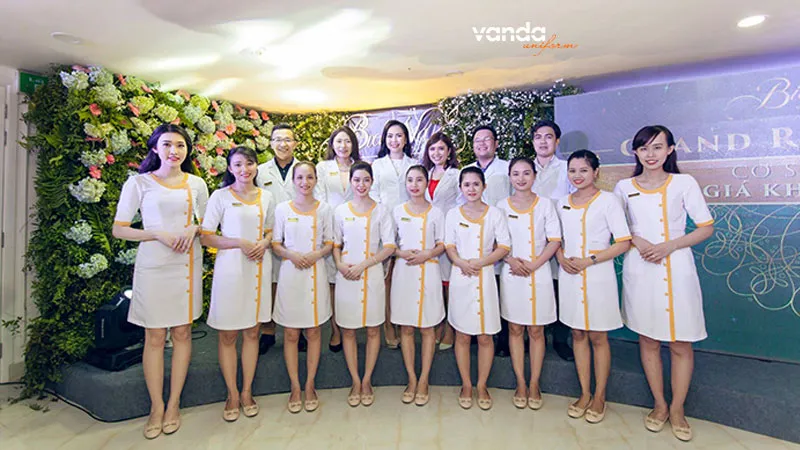 Sản phẩm dong phuc spa da nang dongphucvanda — Đồng Phục Vanda - Công Ty TNHH MTV Vanda Uniform — MST 0401911955
