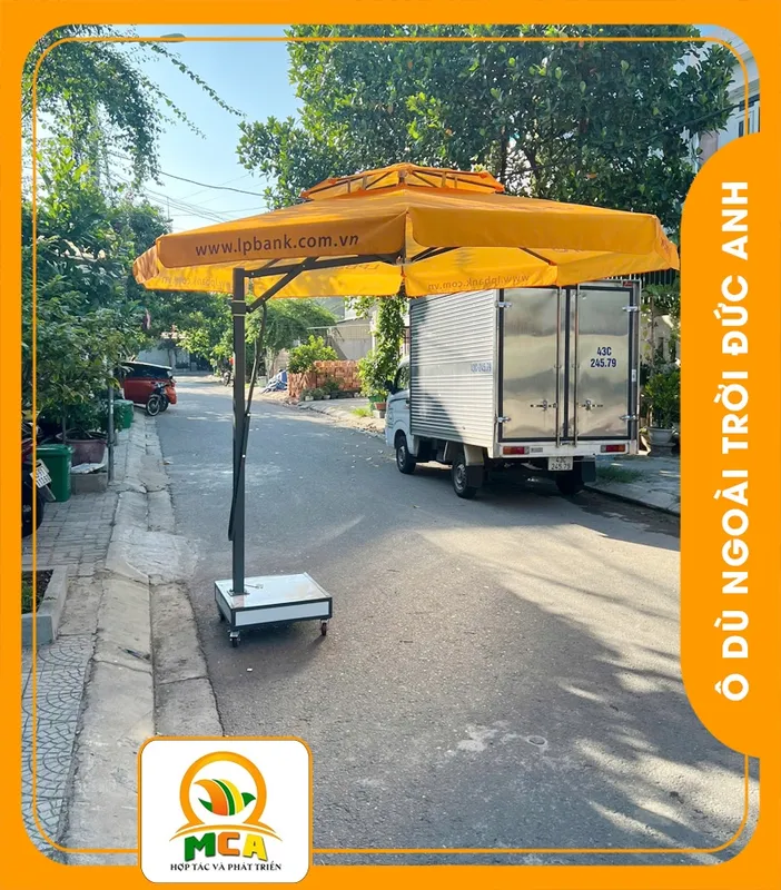Sản phẩm o du lech tam tron ducanh 3,7m 17302_800x912 — Ô Dù Lệch Tâm - Ô Dù Ngoài Trời Đức Anh — MST 0401961000