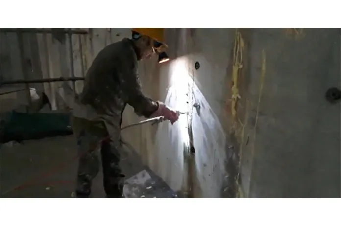 Sản phẩm 348x231khac phuc tuong bi tham tai da nang 1638773440 — Công Ty TNHH Xây Dựng Và Dịch Vụ Phú Thành — MST 0402057341