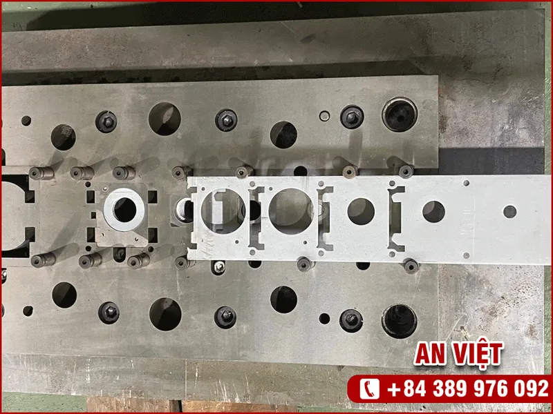 Sản phẩm Khuon mau dot dap lien hoan chay thu nghiem 16 12 2025 — Cơ Khí An Việt - Doanh Nghiệp Tư Nhân Sản Xuất Thương Mại An Việt — MST 0500551608