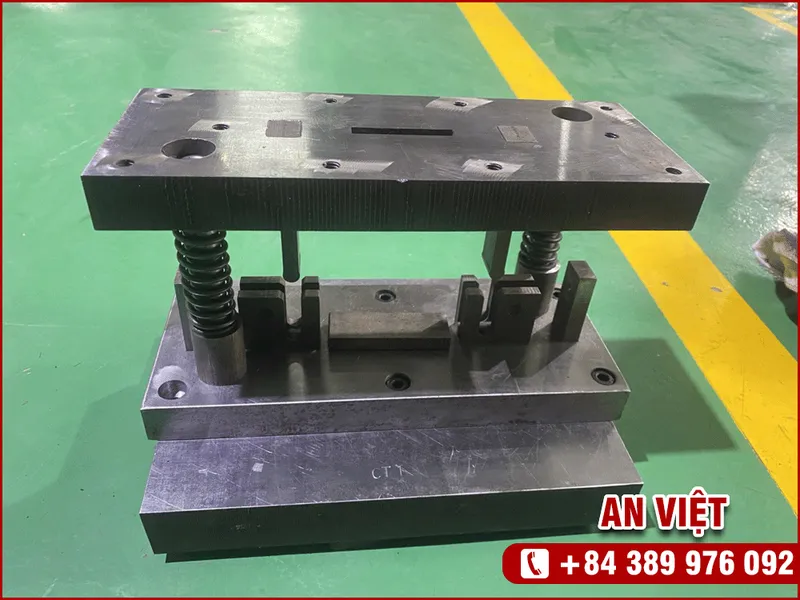 Sản phẩm Sua chua khuon mau dot dap lien hoan 16 12 2025 — Cơ Khí An Việt - Doanh Nghiệp Tư Nhân Sản Xuất Thương Mại An Việt — MST 0500551608