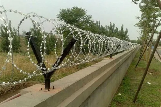 Sản phẩm pl16346535 safety stainless steel barbed wire pvc coated high strength steel 3 barbs spacing 540x360 — WINESCO - Công Ty Cổ Phần Dây Lưới Thép Nam Định — MST 0600160478