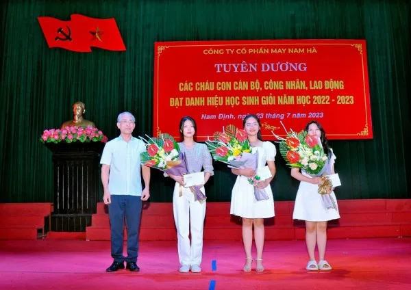 Sản phẩm z4709223939796_a880849797189fae5924a9ecfcdd9db7 — Công Ty Cổ Phần May Nam Hà — MST 0600187705