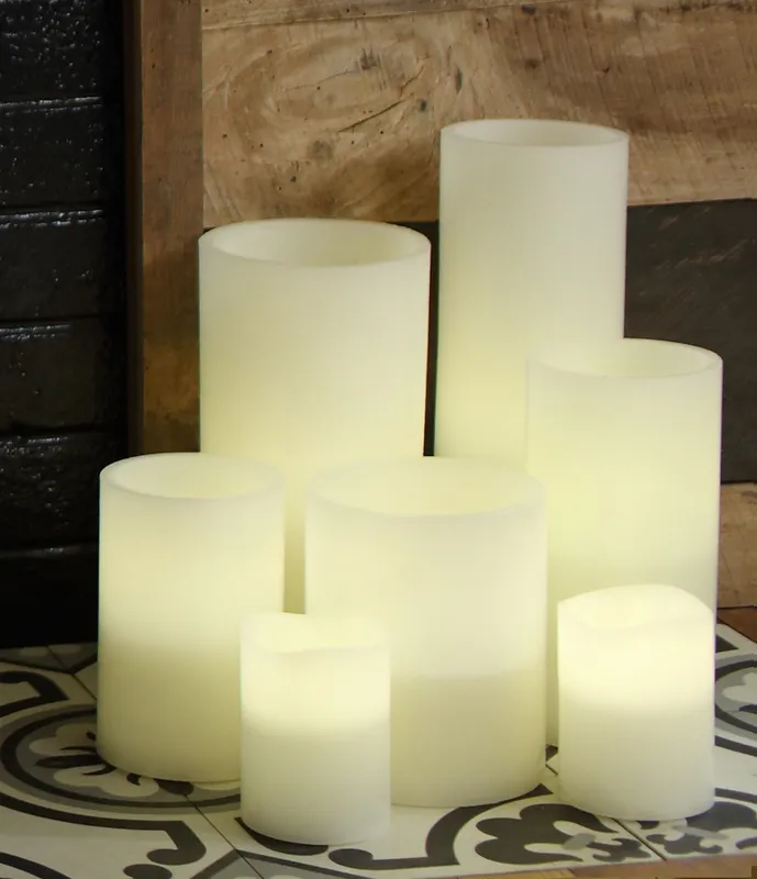 Sản phẩm 366copy — Nến Universal Candle Việt Nam - Công Ty TNHH Universal Candle Việt Nam — MST 0600341280