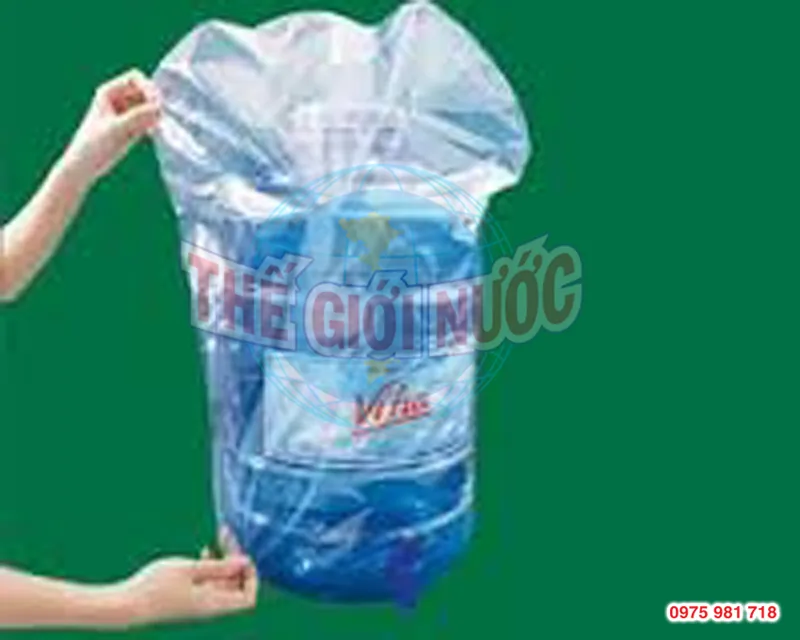 Sản phẩm Màng co áo bình. — Công Ty TNHH Sản Xuất Thương Mại Dịch Vụ Thế Giới Nước — MST 0700761056