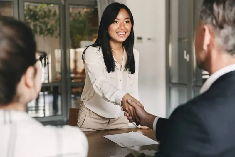 Sản phẩm kham pha tron bo cau hoi phong van nhan vien kinh doanh ve may bay — Công Ty TNHH Nguồn Nhân Lực Thanh Xuân — MST 0700822622