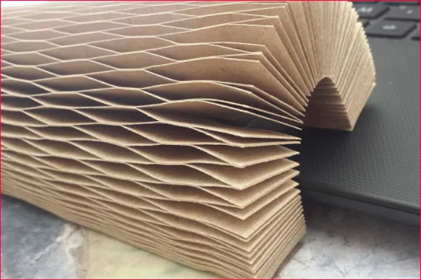 Sản phẩm giay to ong (5) — Giấy Tổ Ong Hữu Hùng - Công Ty TNHH Sản Xuất Và Thương Mại Hữu Hùng — MST 0800161870