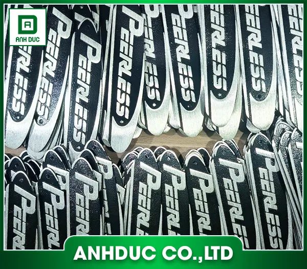 Sản phẩm Bang ten nhom 4 — Đúc Chi Tiết Quốc Tế Anh Đức - Công Ty TNHH Sản Xuất Và Thương Mại Quốc Tế Anh
Đức — MST 0801187293