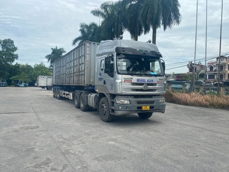Sản phẩm xe tai7 1 — Vận Tải Hoàng Ngân - Công Ty TNHH Thương Mại Và Dịch Vụ Vận Tải Hoàng Ngân — MST 0900277011