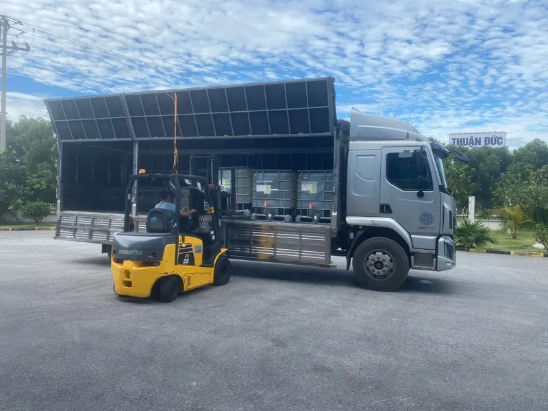 Sản phẩm xe tai9 1 — Vận Tải Hoàng Ngân - Công Ty TNHH Thương Mại Và Dịch Vụ Vận Tải Hoàng Ngân — MST 0900277011