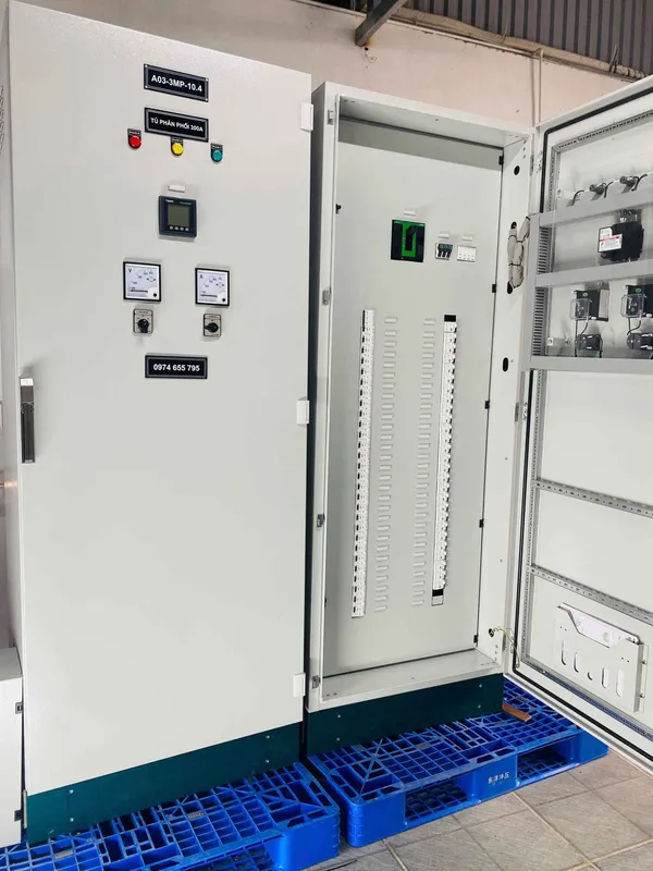 Sản phẩm tu phan phoi 400A 3 pha schneider canh trong scaled — Công Ty TNHH Thiết Bị Và Giải Pháp Công Nghệ Điện Trường ELC — MST 0900988424
