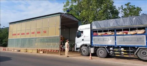 Sản phẩm xe qua tai kon tum 100922 — Vận Chuyển Hàng Hóa ánh Dương - Công Ty TNHH Vận tải và XNK ánh Dương — MST 0901096829
