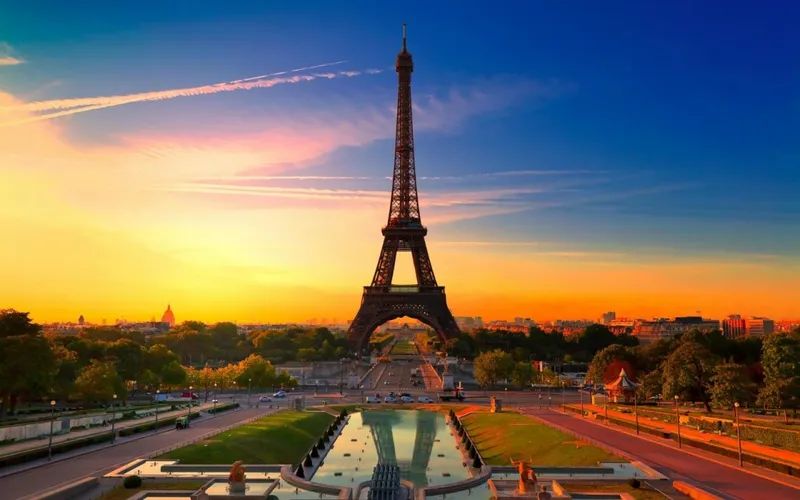 Sản phẩm thap eiffel va hanh trinh kham pha nuoc phap 1 1280x800 1 — Cơ Khí Xây Dựng Minh Danh - Công Ty Trách Nhiệm Hữu Hạn Minh Danh — MST 1000417684