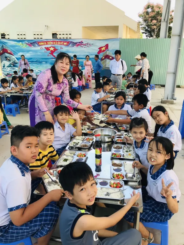 Sản phẩm QQQ — Suất Ăn Công Nghiệp Cơm Kim Oanh - Công Ty TNHH Suất Ăn Công Nghiệp Cơm Kim Oanh — MST 1101815191