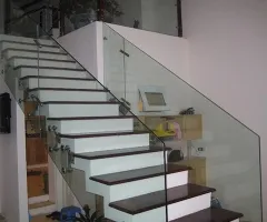 Sản phẩm mau cau thang kinh dep anh 3 9354 2006 — Công Ty TNHH Phúc Hưng Windows — MST 1101864262
