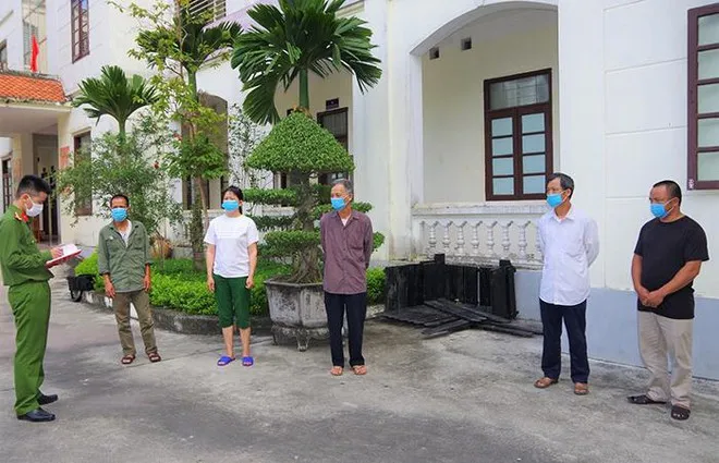Sản phẩm ba nhan vien bao ve hop cong trom tai san tri gia hon 1 ty dong 0 — Công Ty TNHH Bảo Vệ - Vệ Sỹ Vinh Phát — MST 1102002223