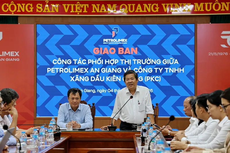 Sản phẩm petrolimex an giang va pkc giao ban cong tac phoi hop thi truong — Xăng Dầu An Giang - Công Ty TNHH MTV Xăng Dầu An Giang — MST 1600184590