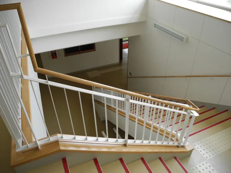 Sản phẩm Yashima_Junior_High_School_stairway scaled — Công Ty TNHH Xây Dựng Cơ Khí Thành Luân Đảo Ngọc — MST 1702154330