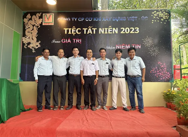 Sản phẩm tat nien nam 2023 — Công Ty Cổ Phần Cơ Khí Xây Dựng Việt-úc — MST 1800415492