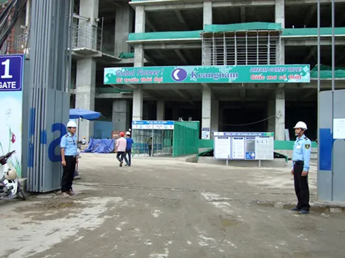 Sản phẩm bao ve cong trinh xay dung (1) — Chi Nhánh Hậu Giang - Công Ty Cổ Phần Dịch Vụ Bảo Vệ Hoàng Gia Cần Thơ — MST 1801691907