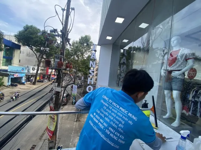 Sản phẩm z4399390157648_50b7d56a3132e5a157088796c7d2fce5 — Công Ty TNHH Vệ Sinh Công Nghiệp Phúc Hưng — MST 1801729981