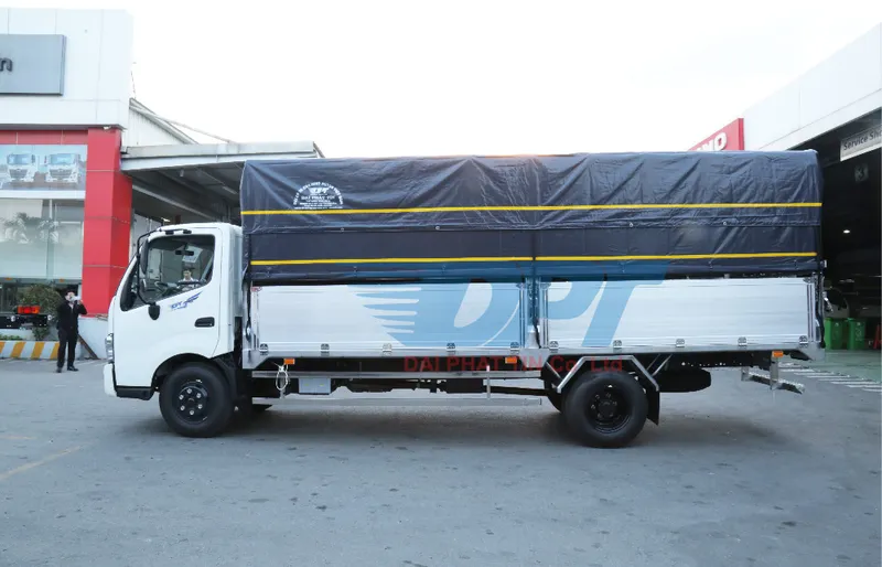 Sản phẩm xe tai hino xzu730 thung mui bat 08 — Công Ty TNHH Đại Phát Tín — MST 2000761784
