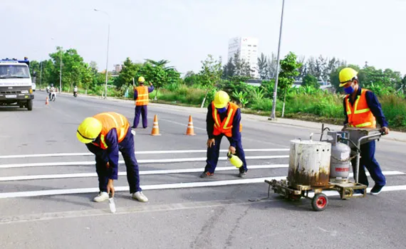Sản phẩm thi cong son vach ke duong giao thong — Công Ty Cổ Phần Công Trình Giao Thông Kiến Quốc — MST 2300539156