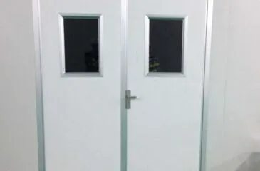 Sản phẩm cua panel phong sach 2 canh 365x240 — Phòng Sạch Việt Panel - Công Ty TNHH Xây Dựng Việt Panel — MST 2300856941