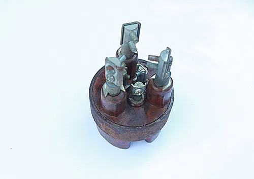 Sản phẩm bo phich cam 3 chan (1) — Cơ Khí Nam An - Công Ty TNHH Cơ Khí Và Thương Mại Nam An — MST 2300975152